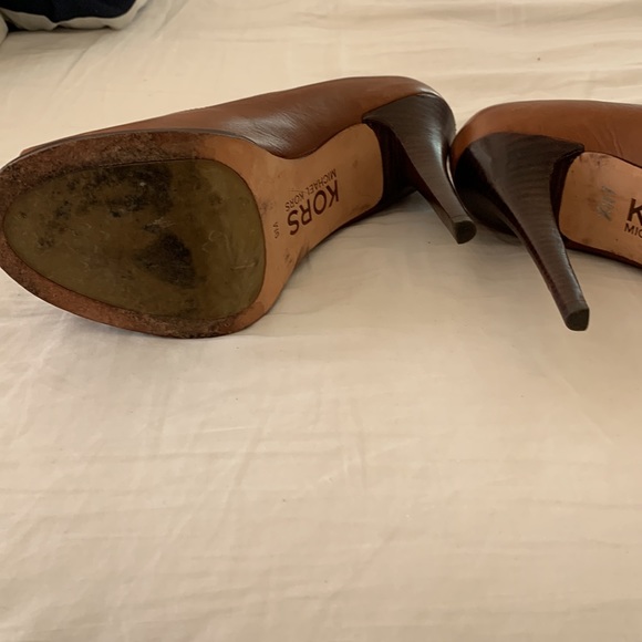 Womens Michael Kors heels worn only once - Picture 3 of 4